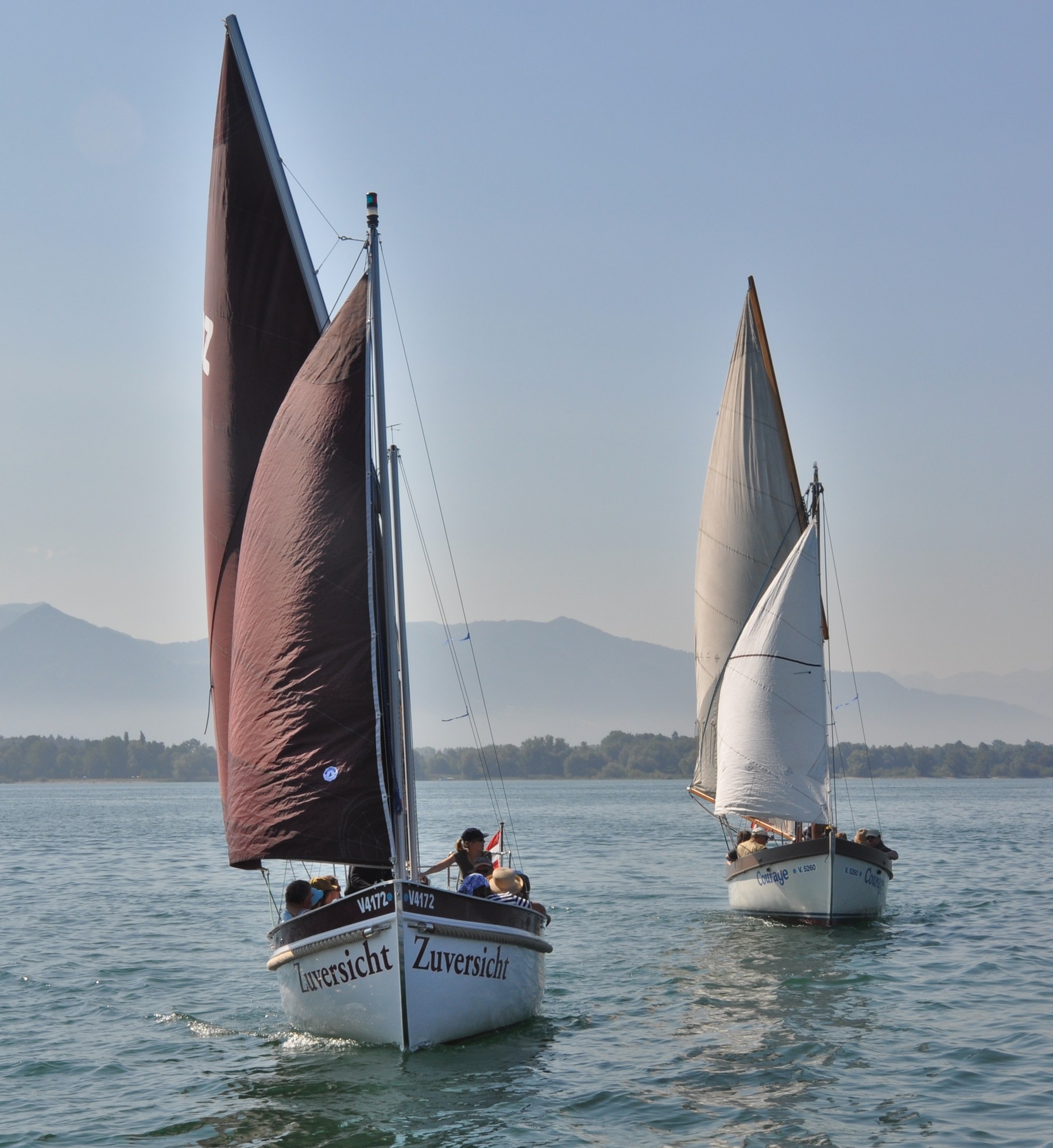 Unsere 2 Jugendwanderkutter "Zuversicht" und "Courage" segeln auf dem Bodensee